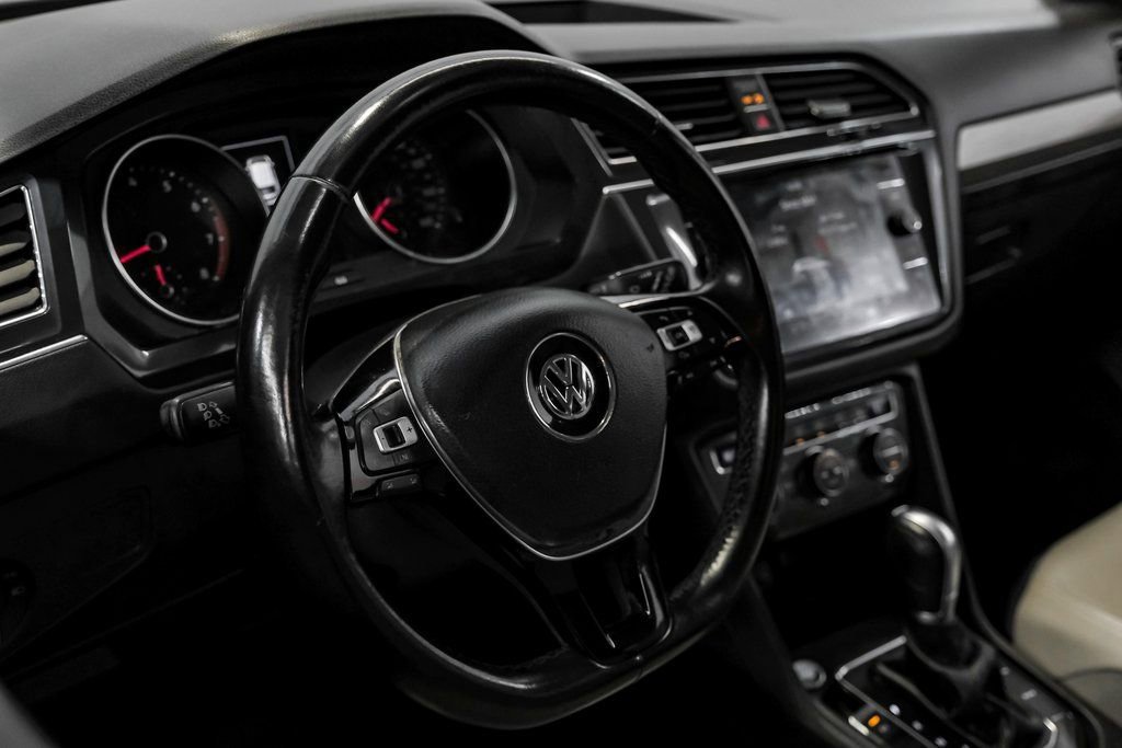 Used 2018 Volkswagen Tiguan SE image 21