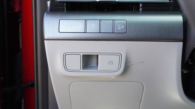 Used 2024 Hyundai Kona SEL image 21