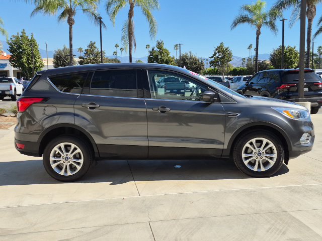 Used 2019 Ford Escape SE FWD image 4