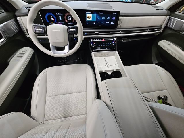 Used 2025 Hyundai Santa Fe SEL w/ Tow & Go Package image 13