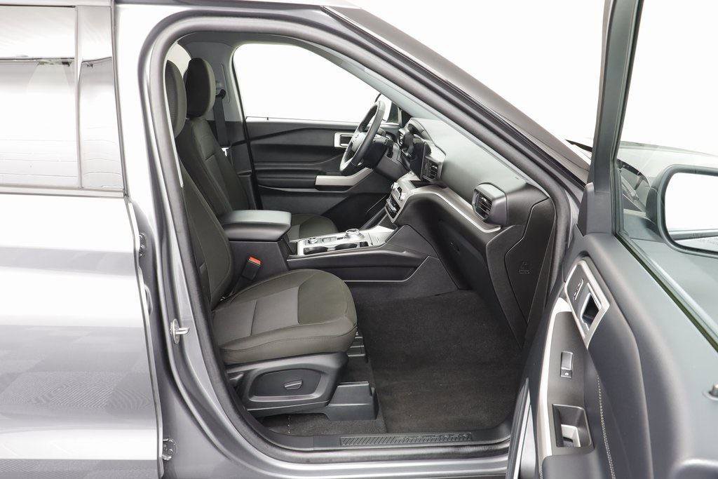 Used 2024 Ford Explorer XLT image 19