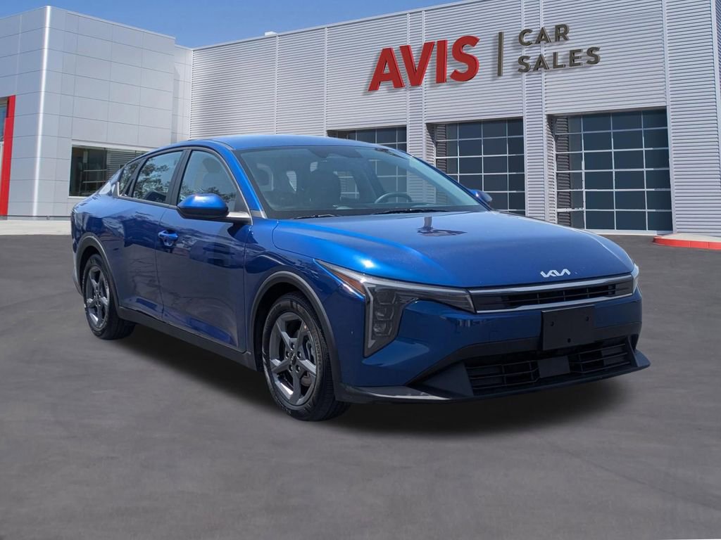 Used 2025 Kia K4 LXS image 3