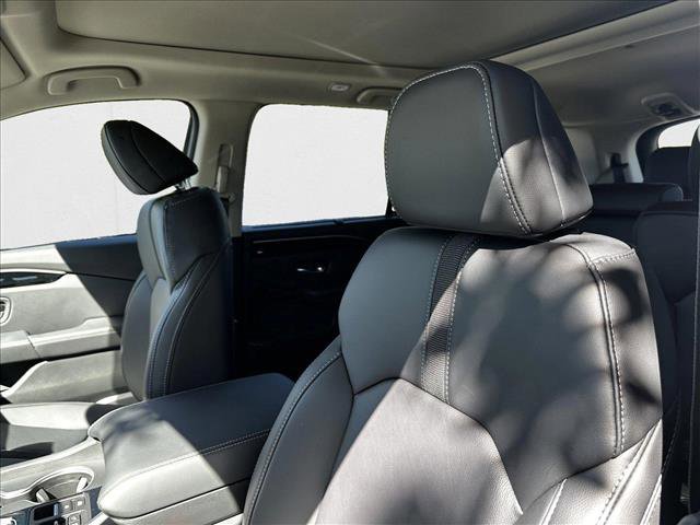 New 2025 Honda Pilot Touring image 4