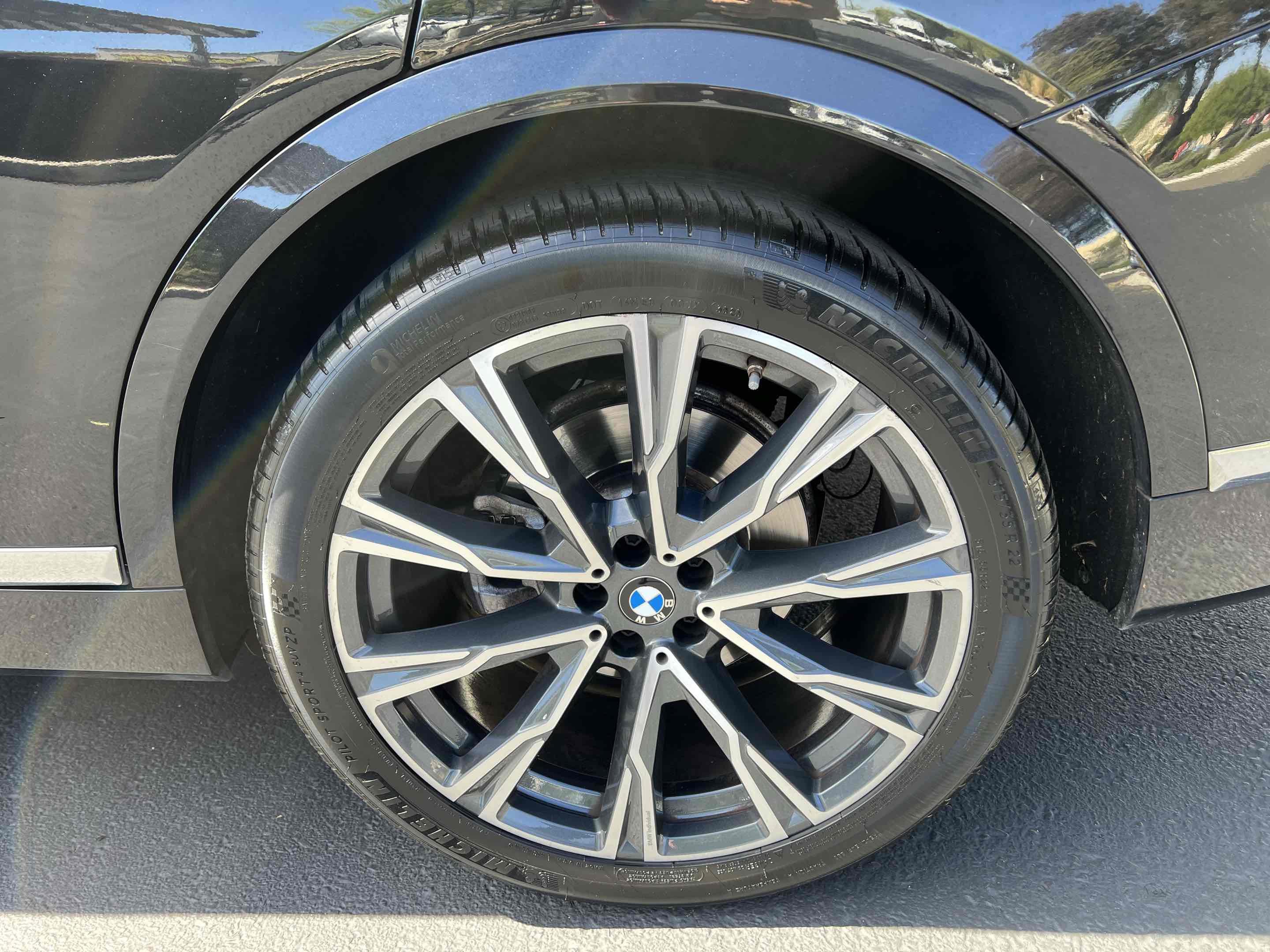 Used 2022 BMW X7 xDrive40i w/ Premium Package AWD/4WD image 91
