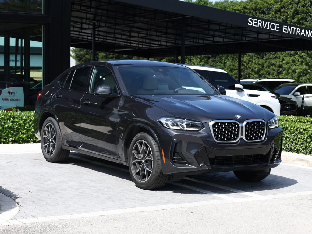 Used 2025 BMW X4 xDrive30i AWD/4WD image 2