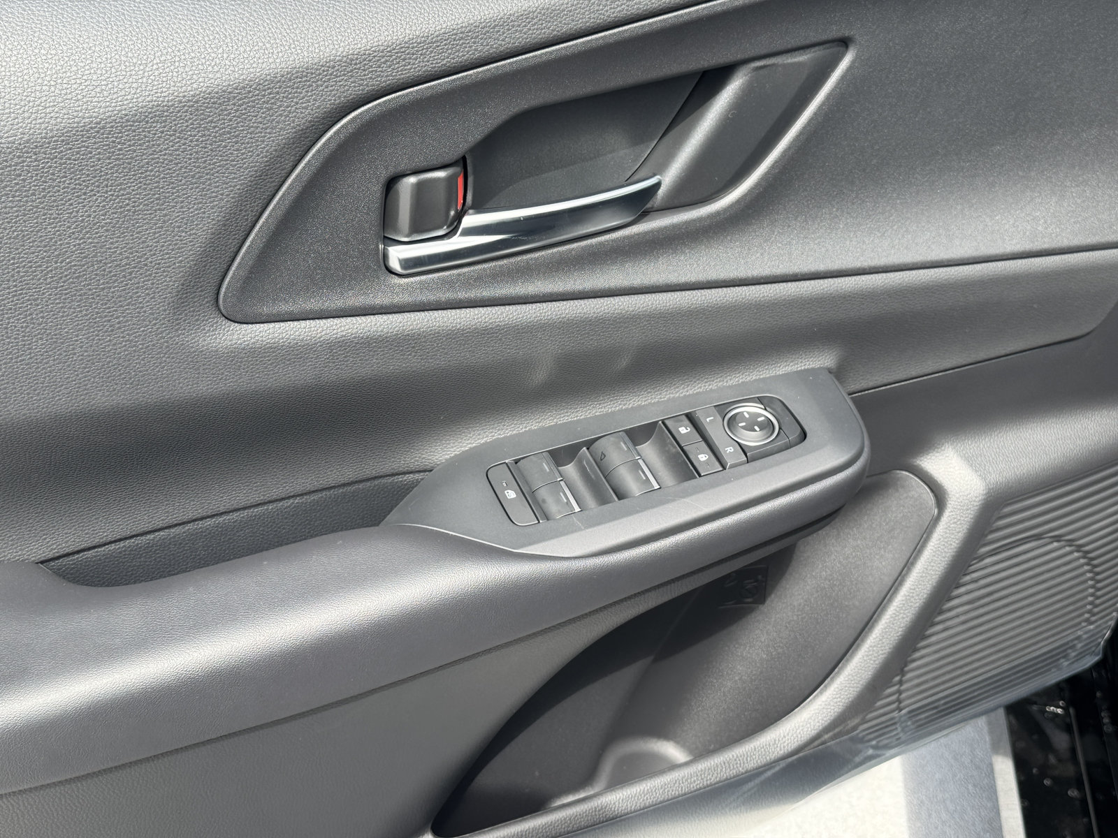 New 2026 Toyota Prius Plug-In Hybrid FWD image 18