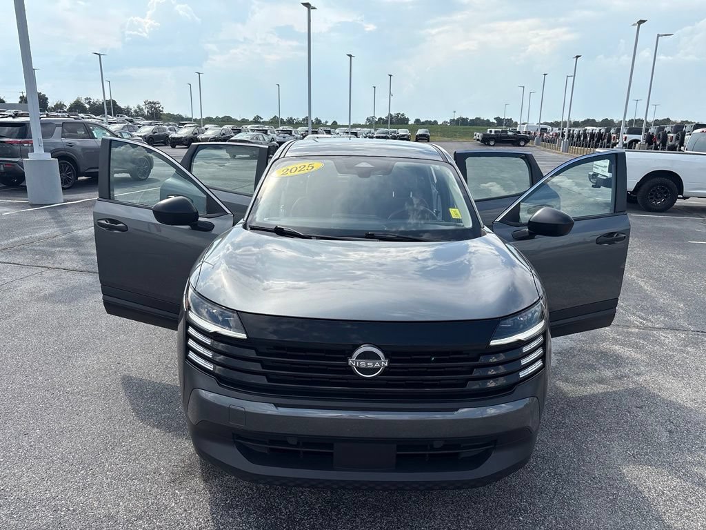 Used 2025 Nissan Kicks S FWD image 31