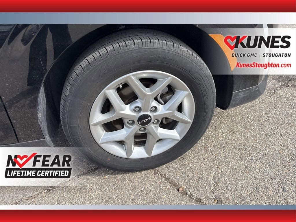 Used 2025 Kia Soul LX FWD image 15