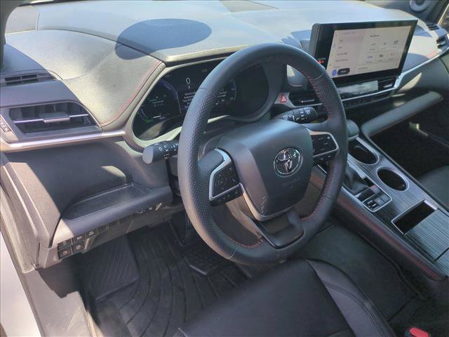 Used 2026 Toyota Sienna XSE AWD/4WD image 10