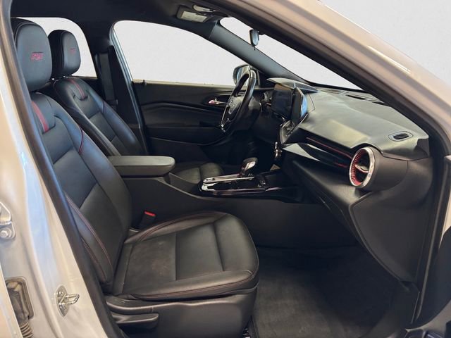 Used 2024 Chevrolet Trax RS FWD image 16
