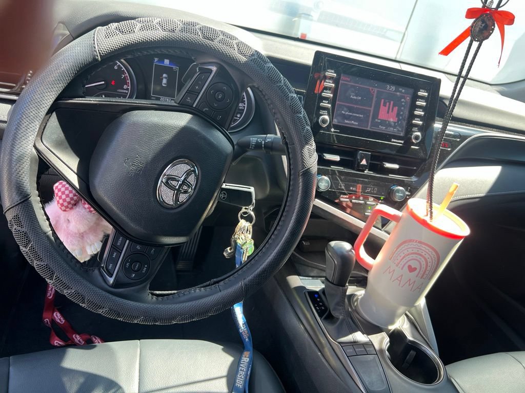 Used 2023 Toyota Camry SE FWD image 6