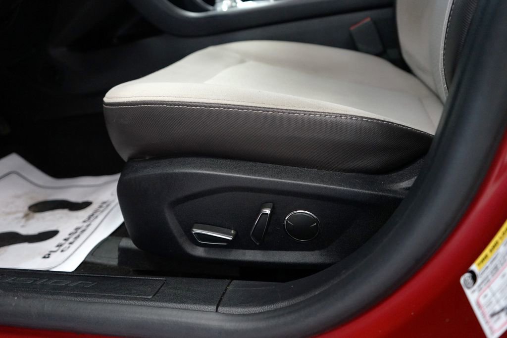 Used 2020 Ford Fusion SE w/ Equipment Group 151A image 27