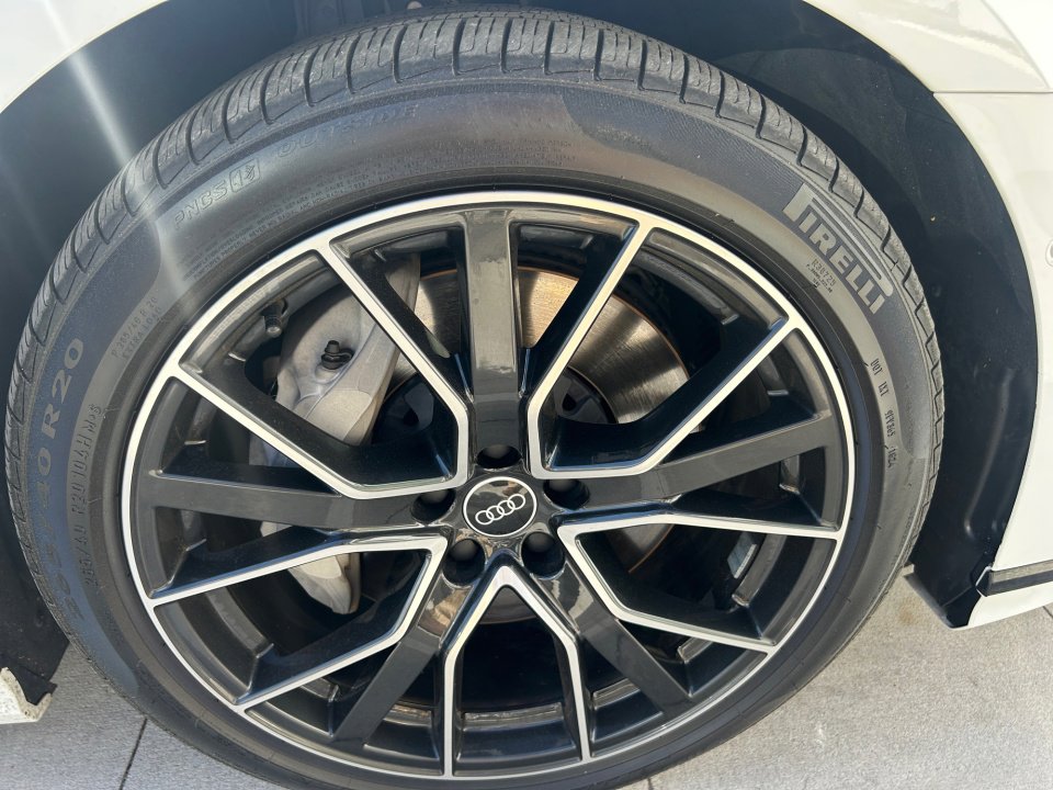 Used 2021 Audi A8 L 3.0T w/ Executive Plus Package image 25