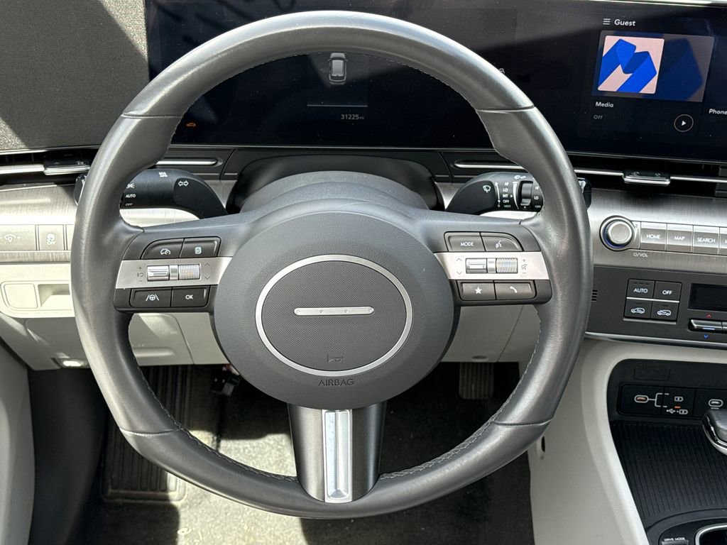 Used 2025 Hyundai Kona SEL image 13