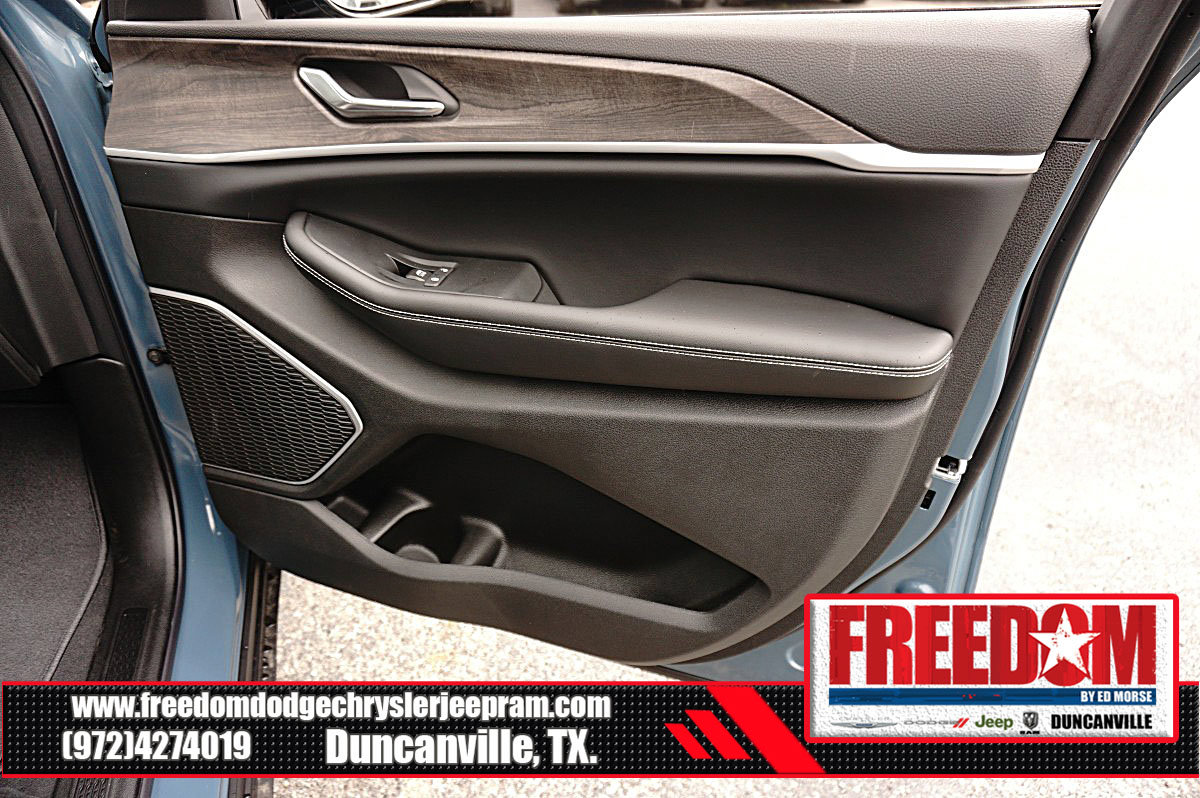 New 2026 Jeep Grand Cherokee Limited w/ Limited Altitude Package RWD image 40
