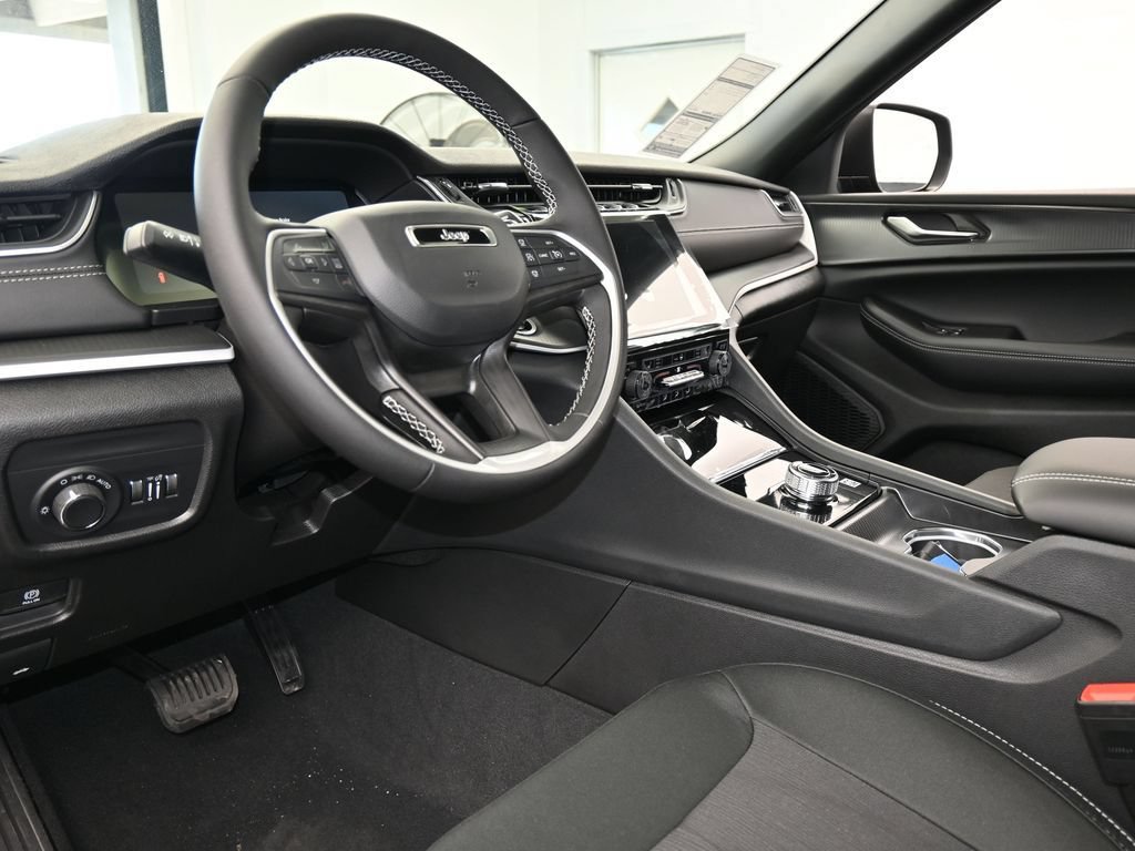 New 2026 Jeep Grand Cherokee Laredo X AWD/4WD image 13