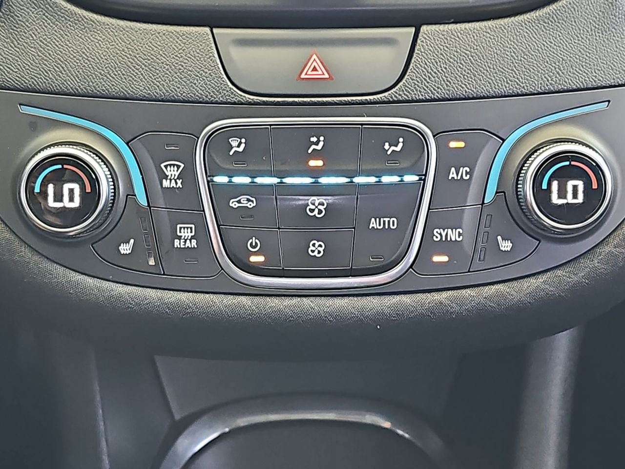 Used 2019 Chevrolet Malibu LT FWD image 25
