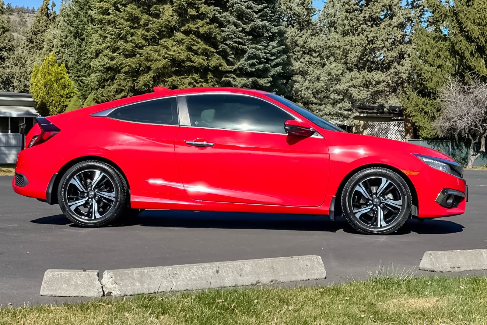 Used 2016 Honda Civic Touring image 3