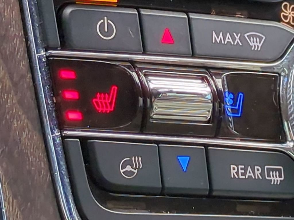 Used 2020 Lincoln Continental Reserve w/ Luxury Package image 23