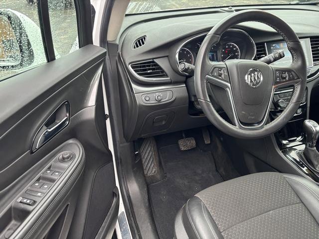 Used 2018 Buick Encore Preferred image 9