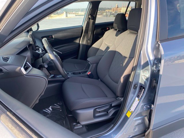 Certified 2024 Toyota Corolla Cross LE w/ Moonroof Package AWD/4WD image 21