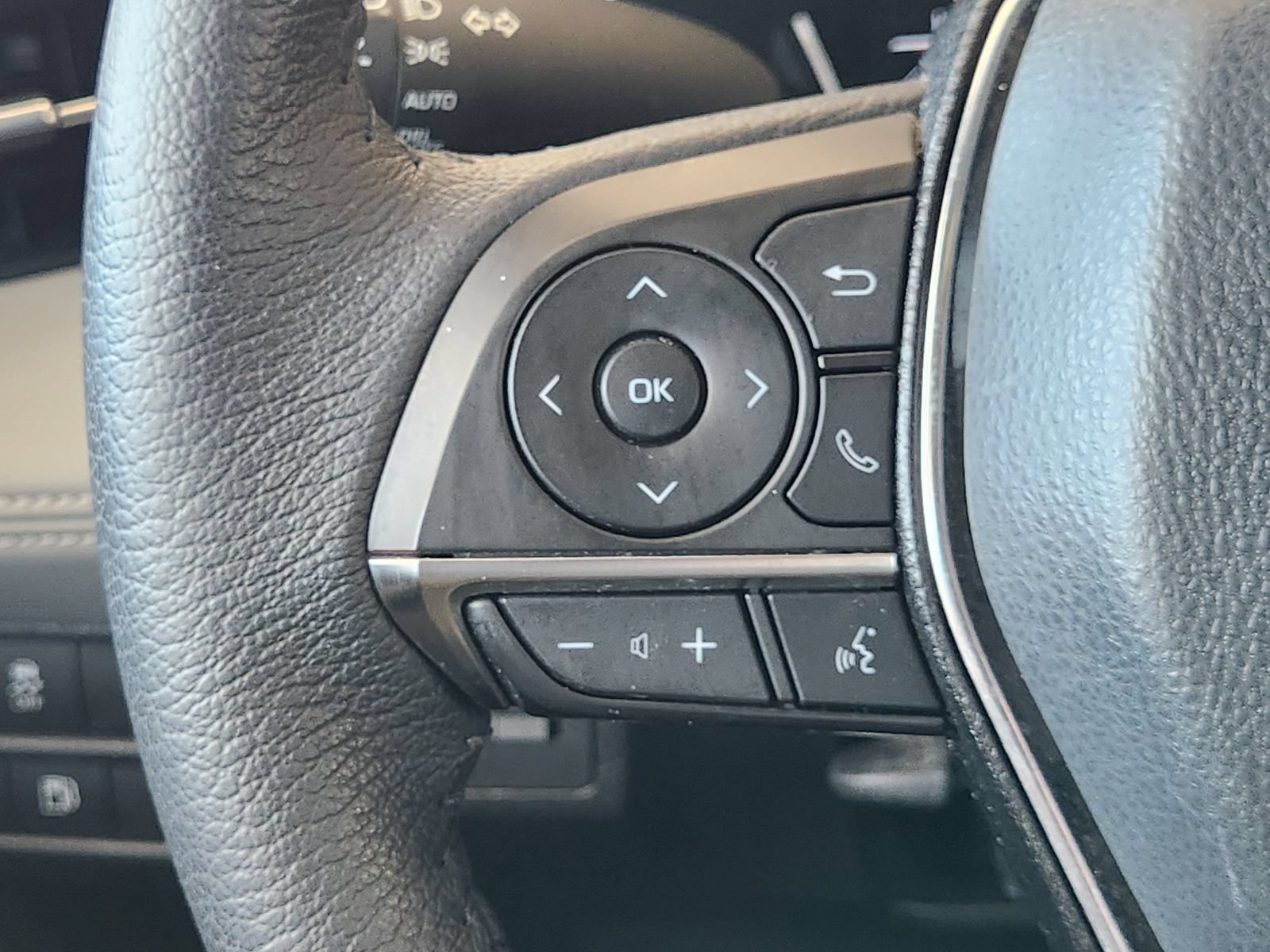 Used 2022 Toyota Avalon XLE FWD image 29