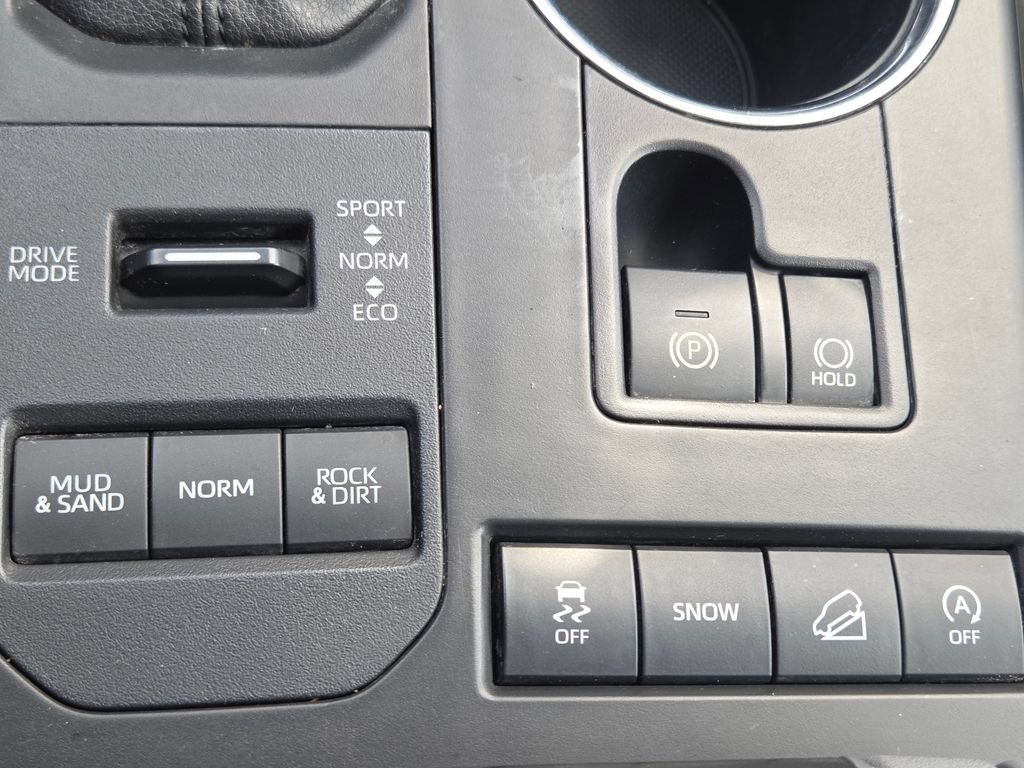Used 2021 Toyota Highlander L AWD/4WD image 10