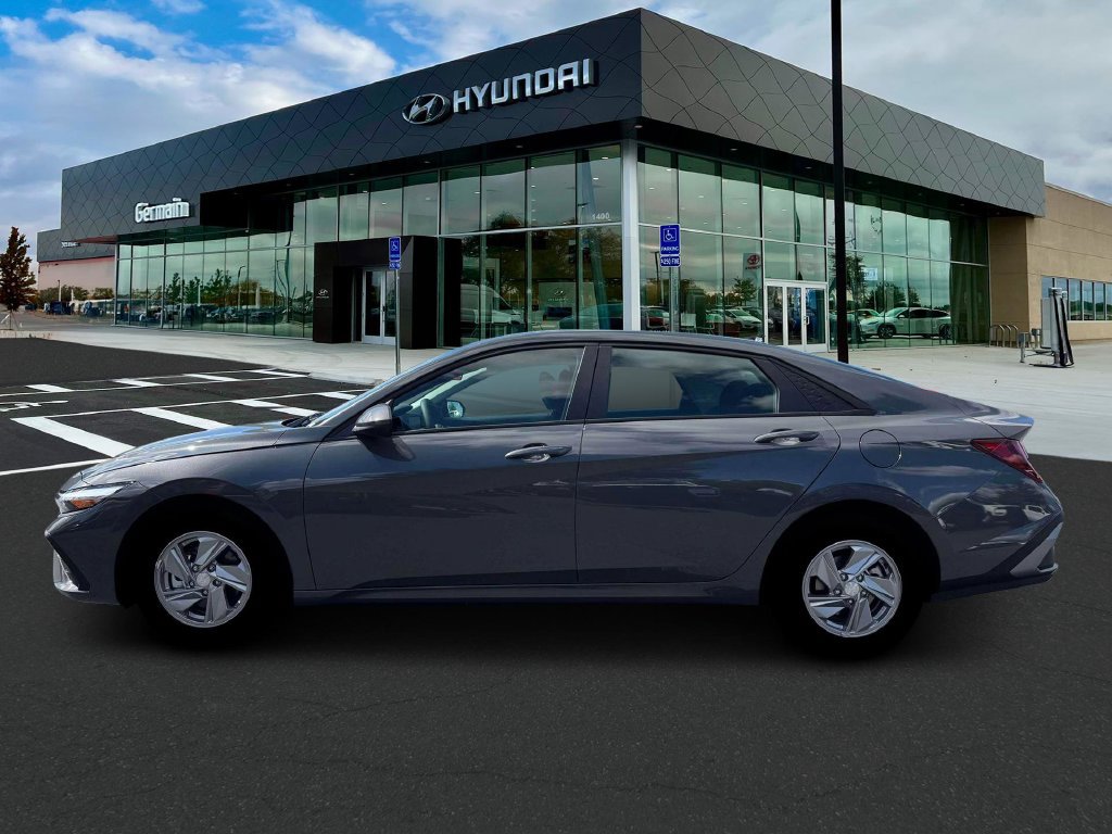 New 2026 Hyundai Elantra SE FWD image 3