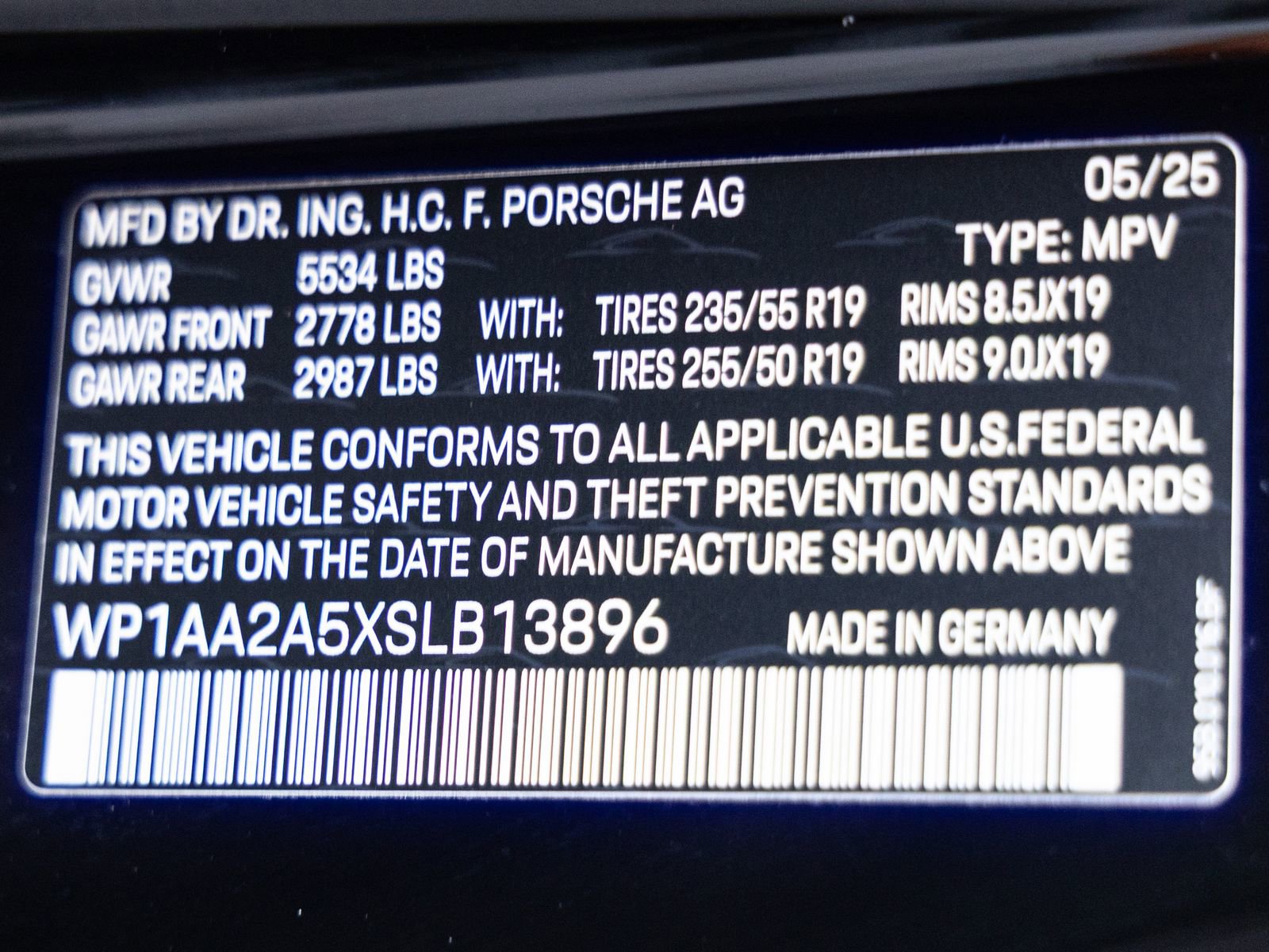 Certified 2025 Porsche Macan image 36