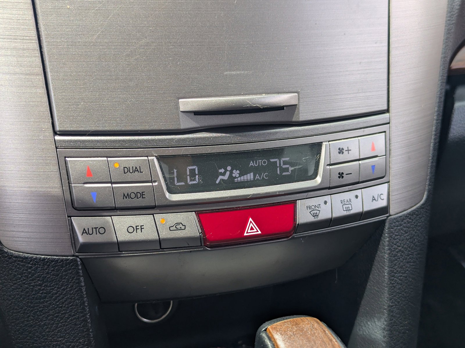 Used 2014 Subaru Outback 2.5i Limited AWD/4WD image 24