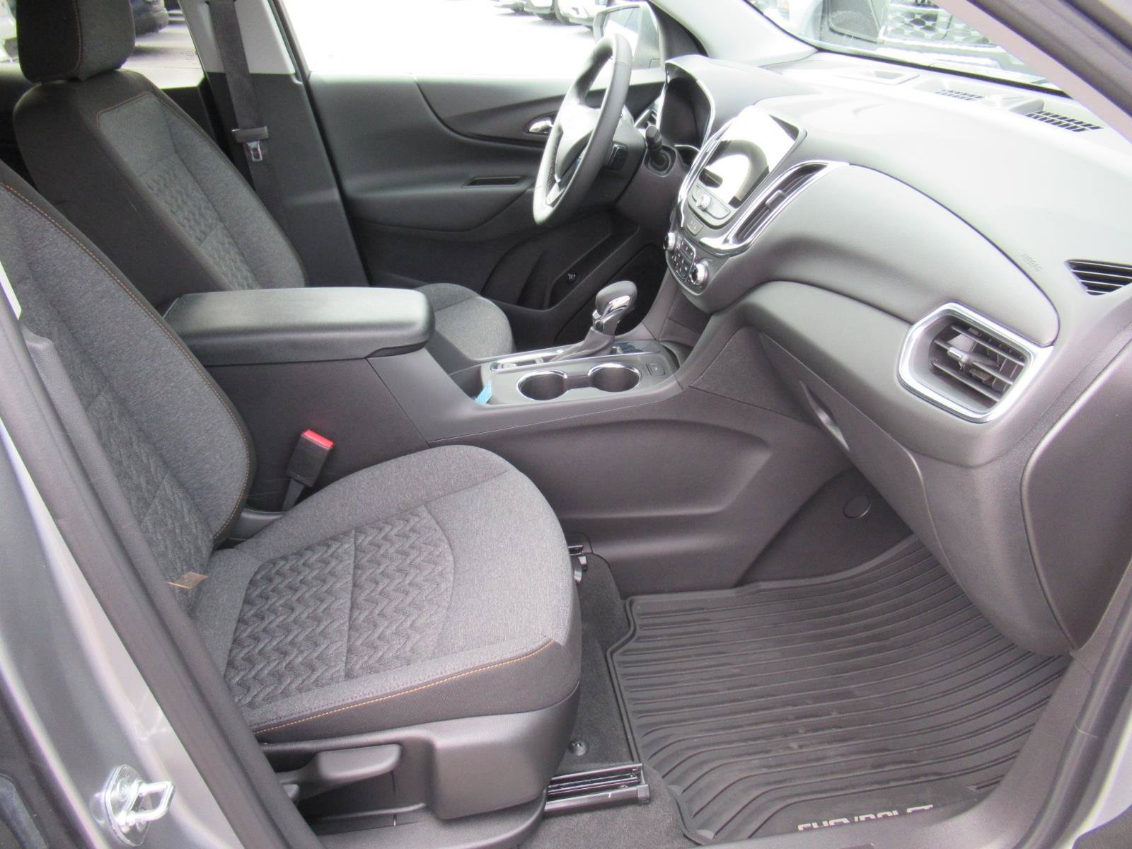 Used 2024 Chevrolet Equinox LT FWD image 11