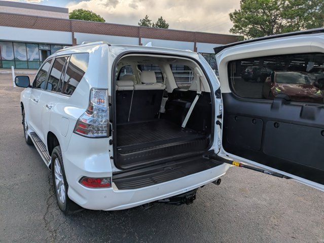 Used 2023 Lexus GX 460 Premium w/ Premium Plus Package AWD/4WD image 6