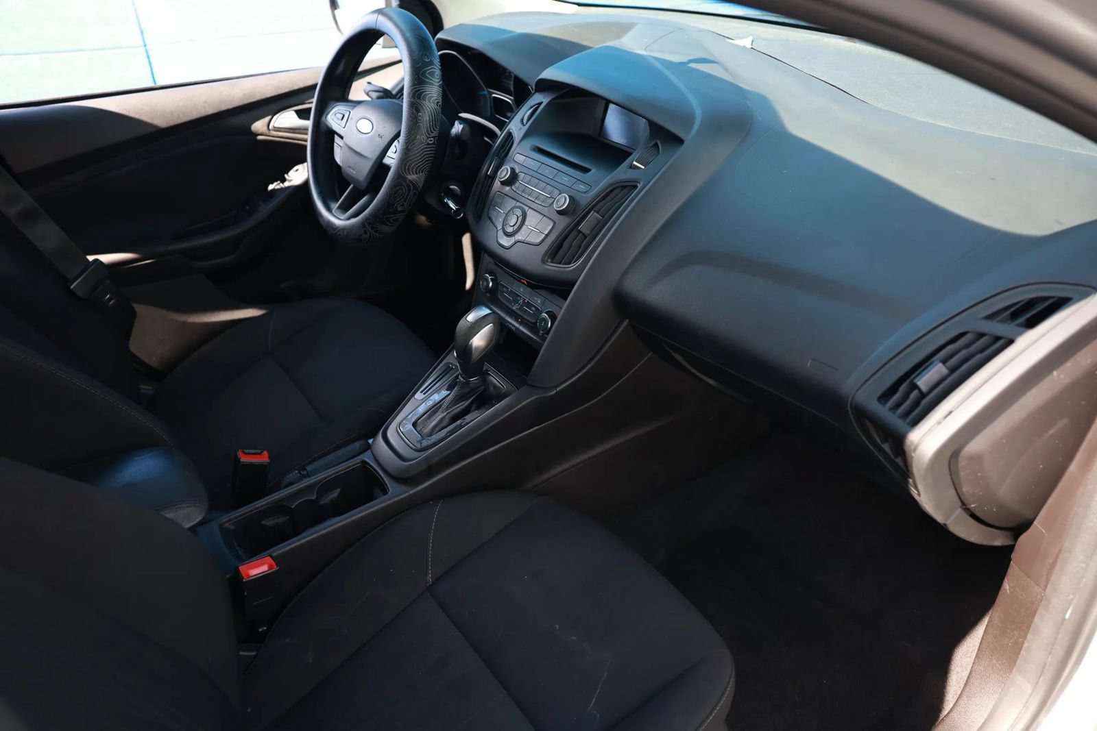 Used 2016 Ford Focus SE FWD image 25