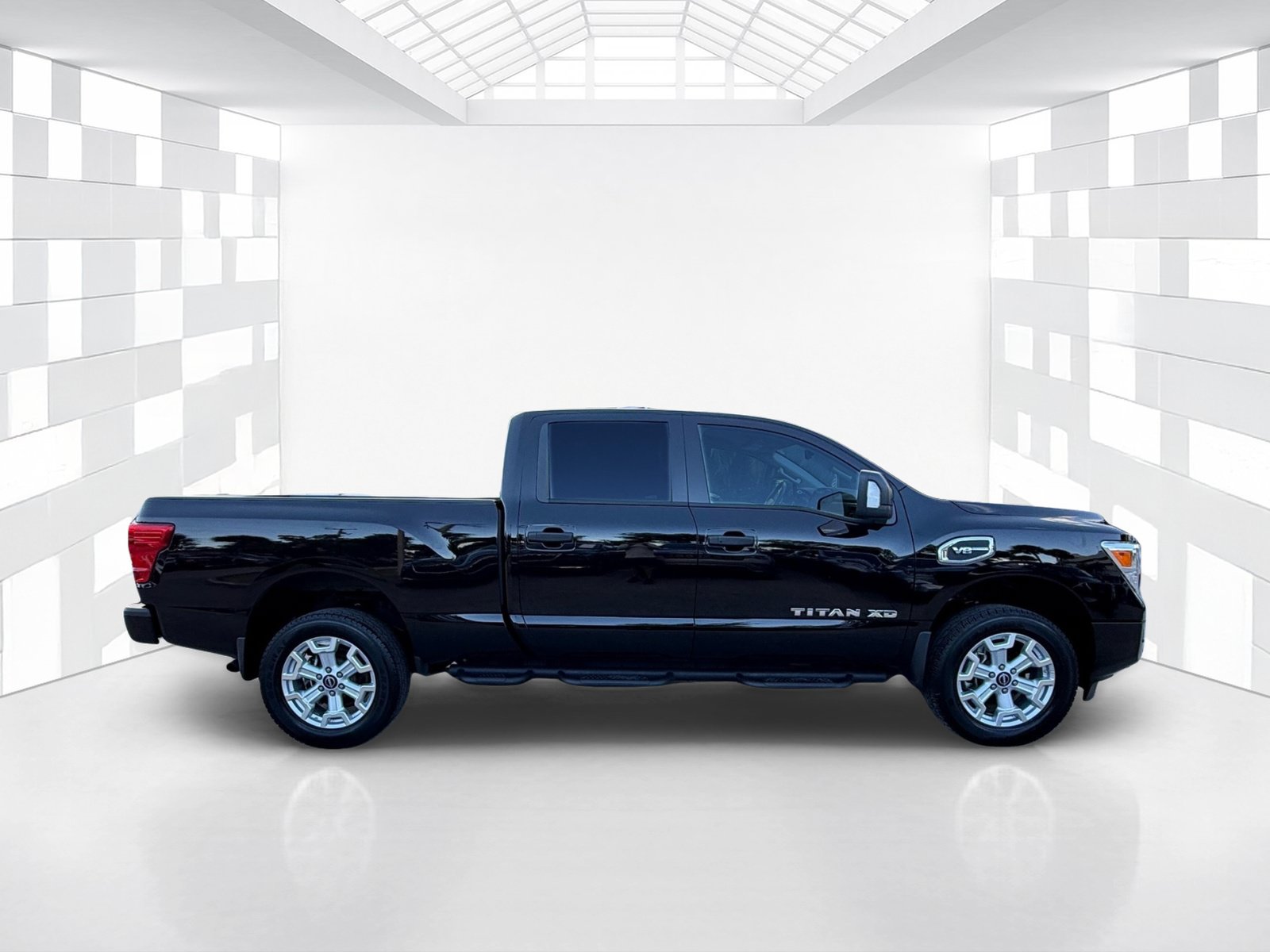 Certified 2024 Nissan Titan SV w/ SV Convenience Package AWD/4WD image 8