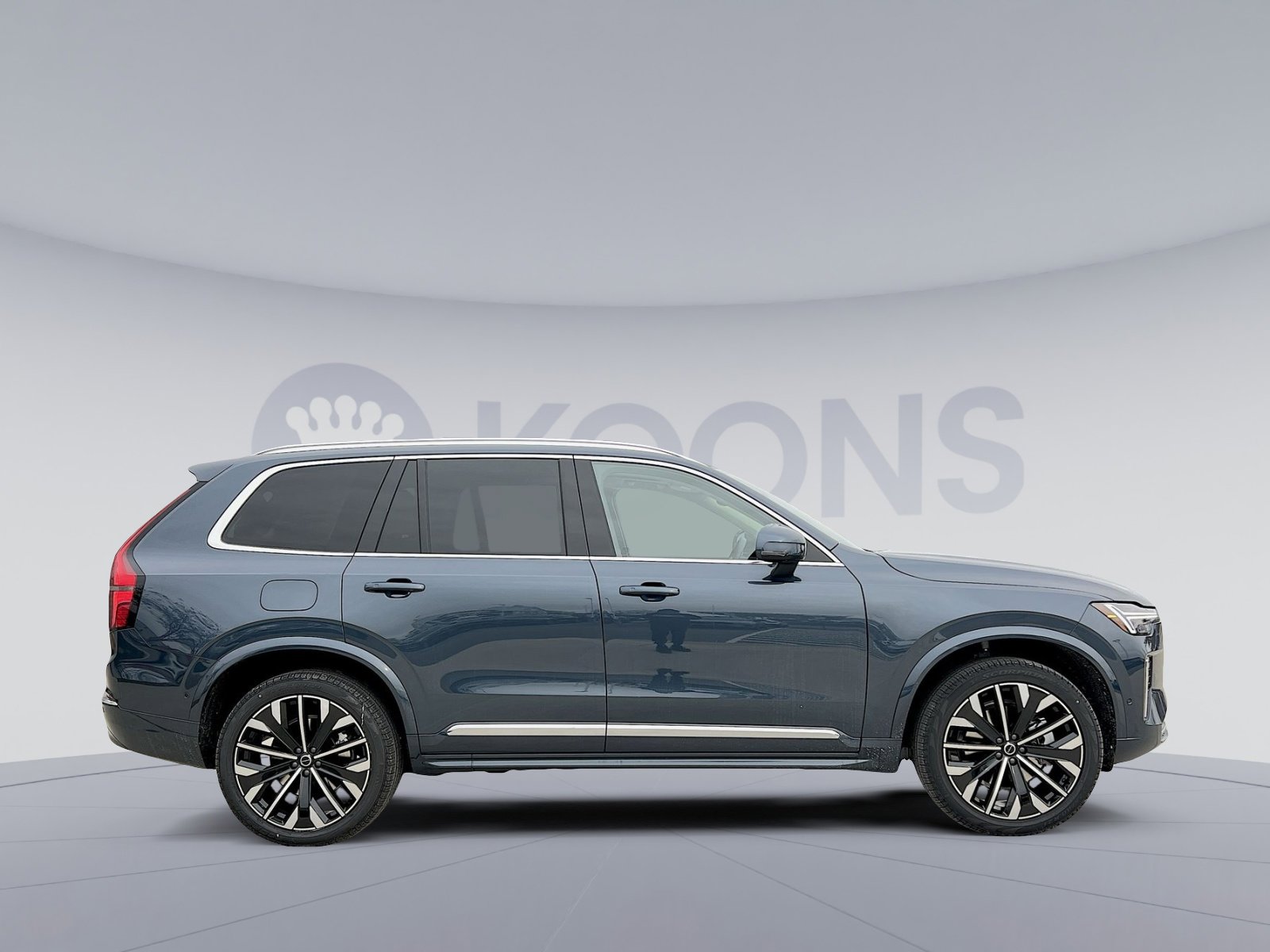 New 2026 Volvo XC90 B6 Plus w/ Protection Package Premier image 8