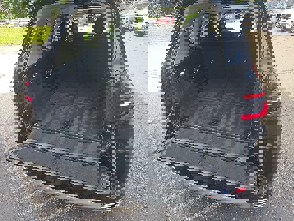 Used 2024 BMW X7 xDrive40i image 11