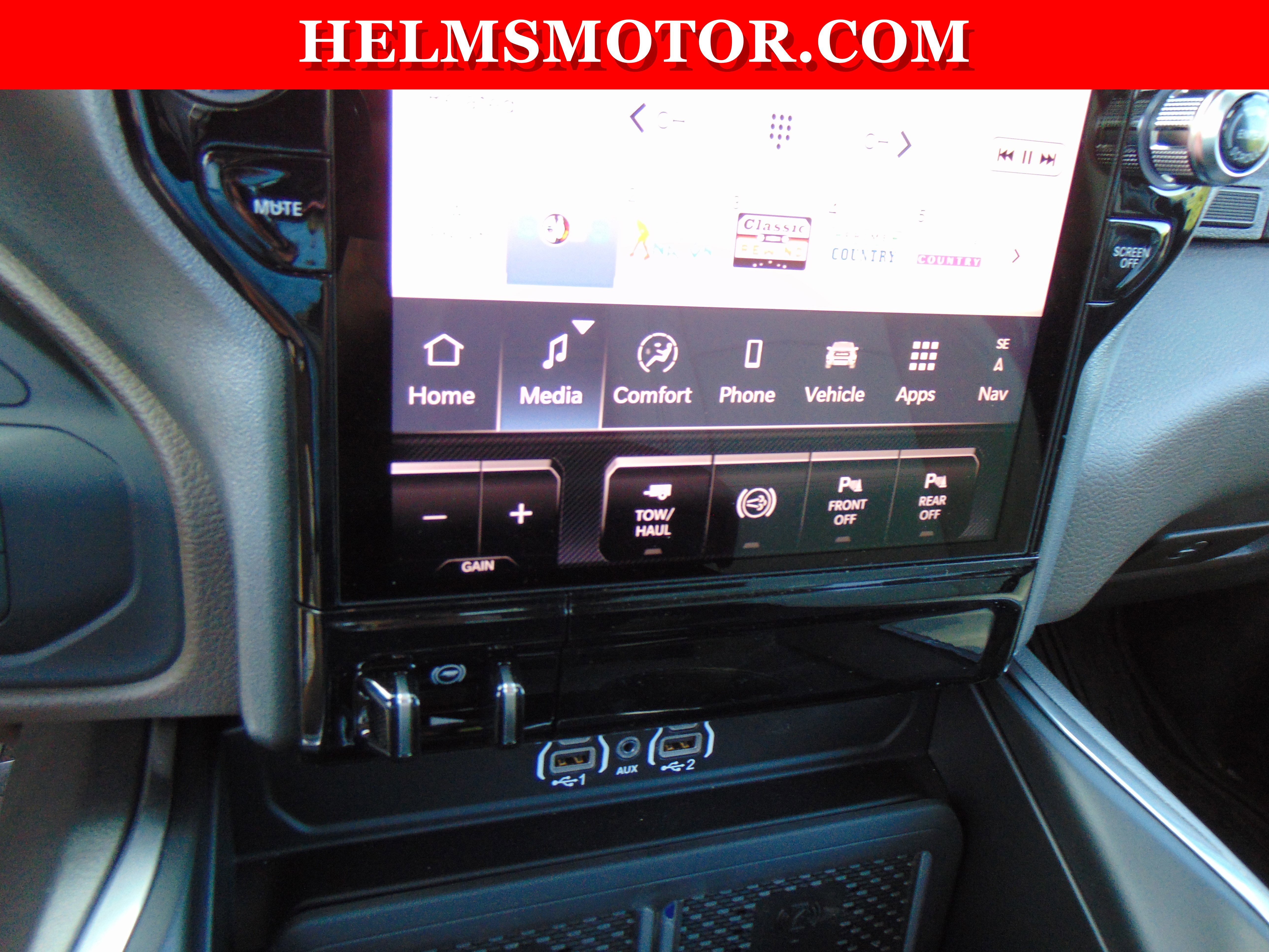 New 2025 RAM 2500 Laramie AWD/4WD image 25