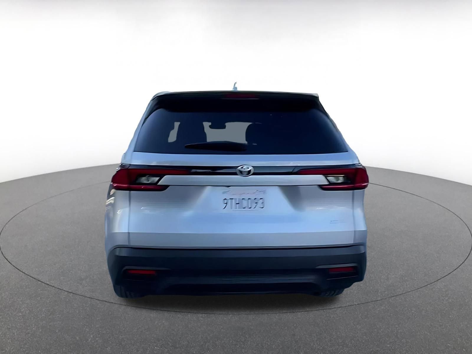 Used 2025 Toyota Grand Highlander FWD image 12