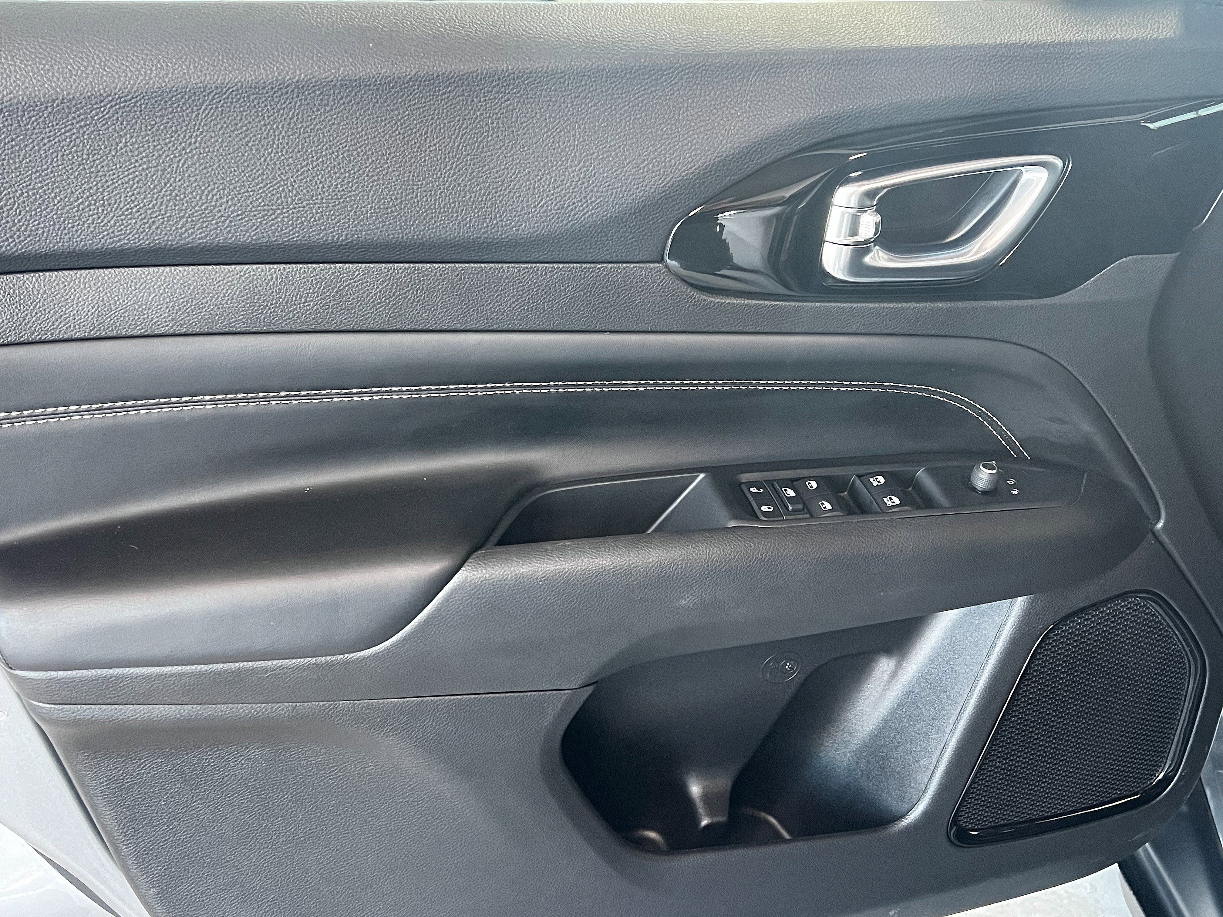 Used 2022 Jeep Compass Latitude image 10