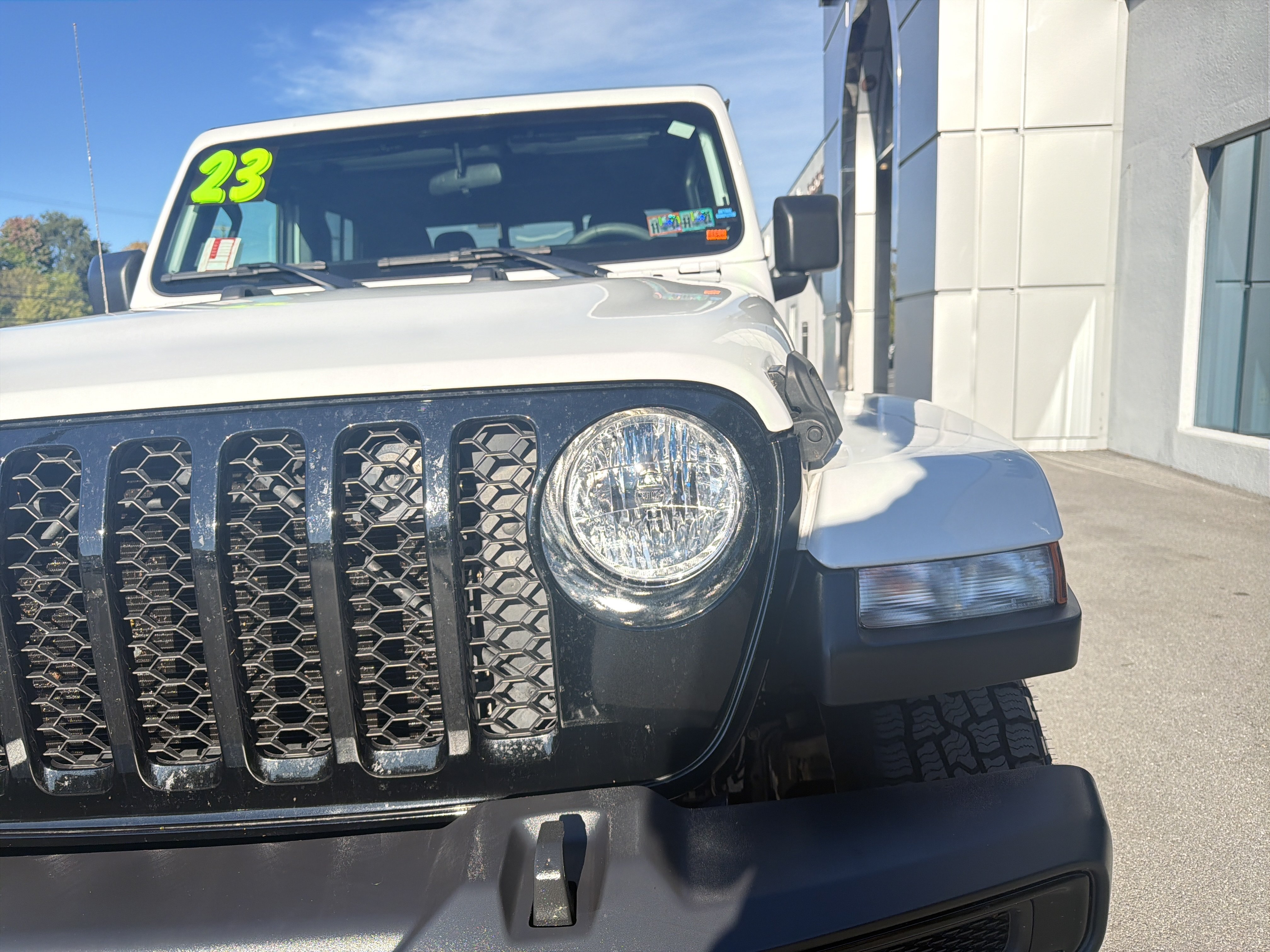Used 2023 Jeep Gladiator Sport AWD/4WD image 10
