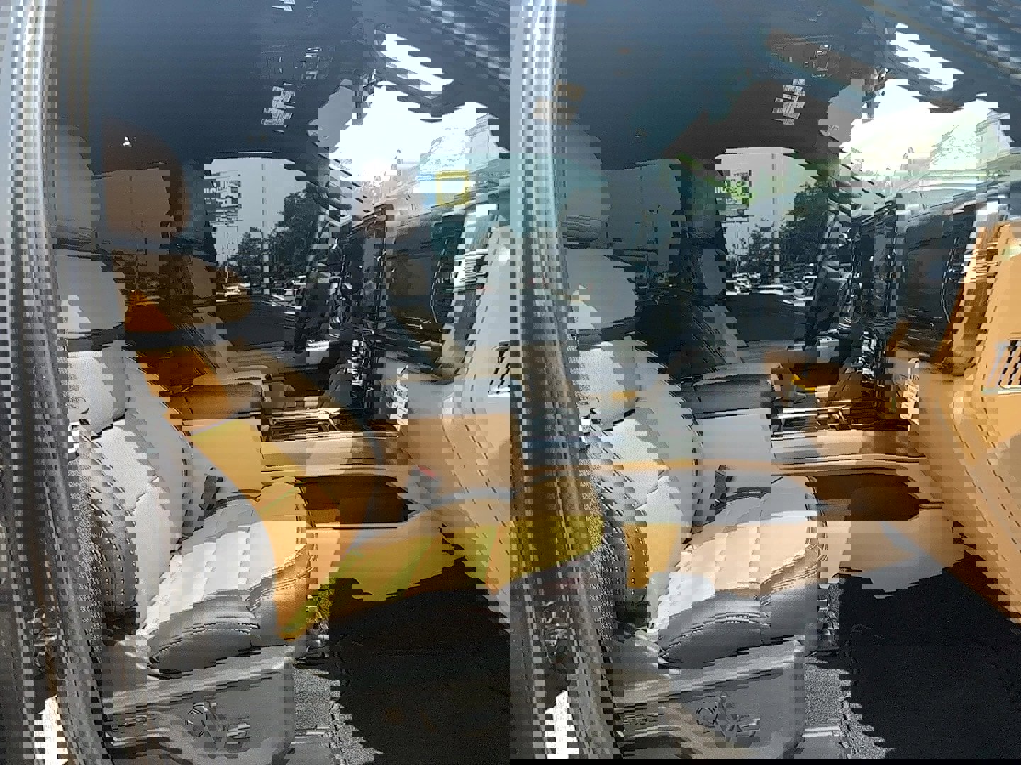 Used 2025 Ford F450 Lariat w/ Lariat Ultimate Package image 13