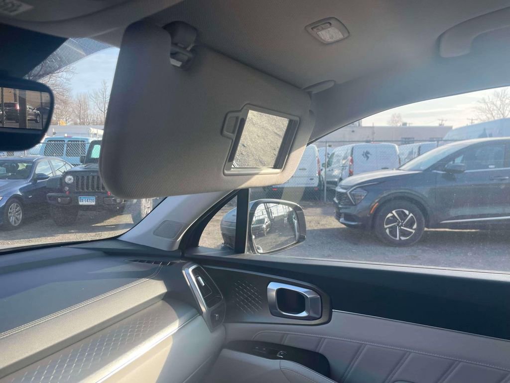 Used 2023 Kia Sorento SX Prestige image 35