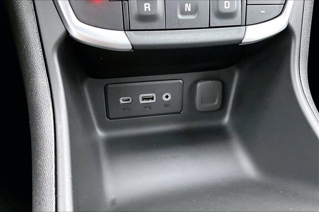 Used 2024 GMC Terrain SLE image 26