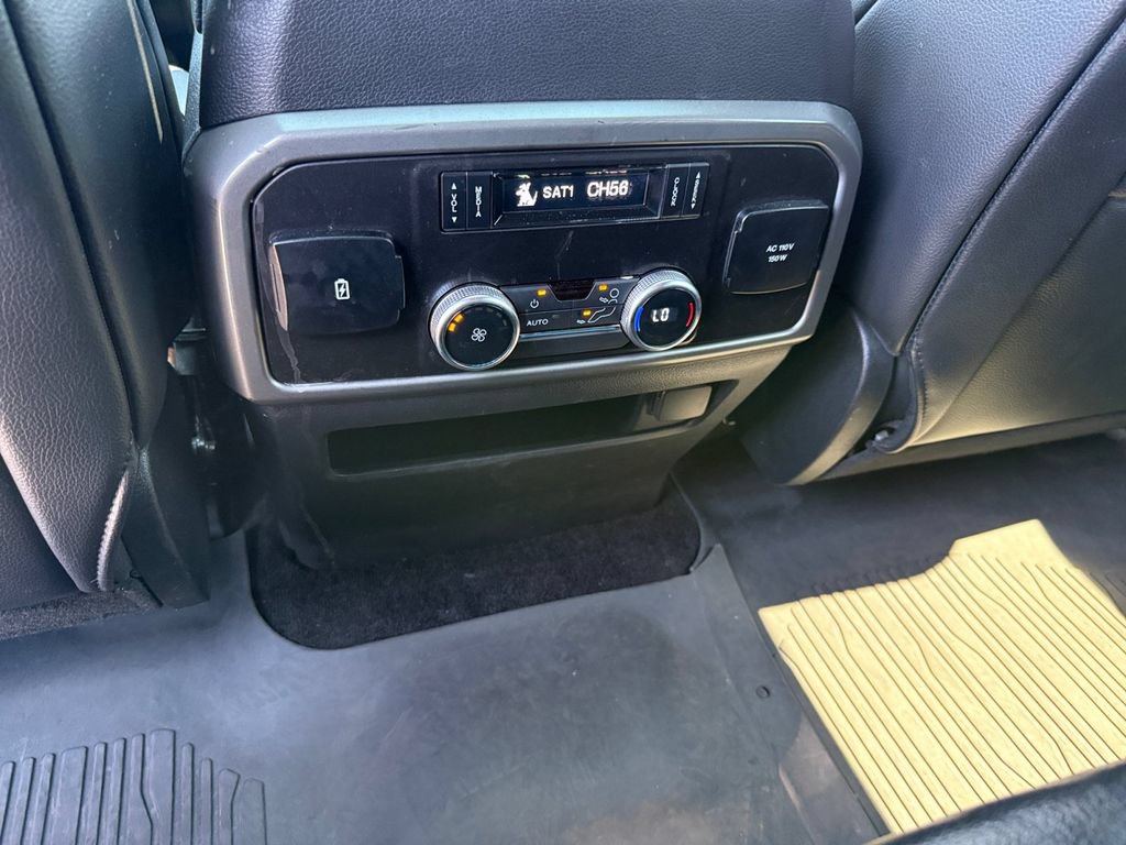 Used 2018 Ford Expedition XLT w/ Equipment Group 202A AWD/4WD image 17