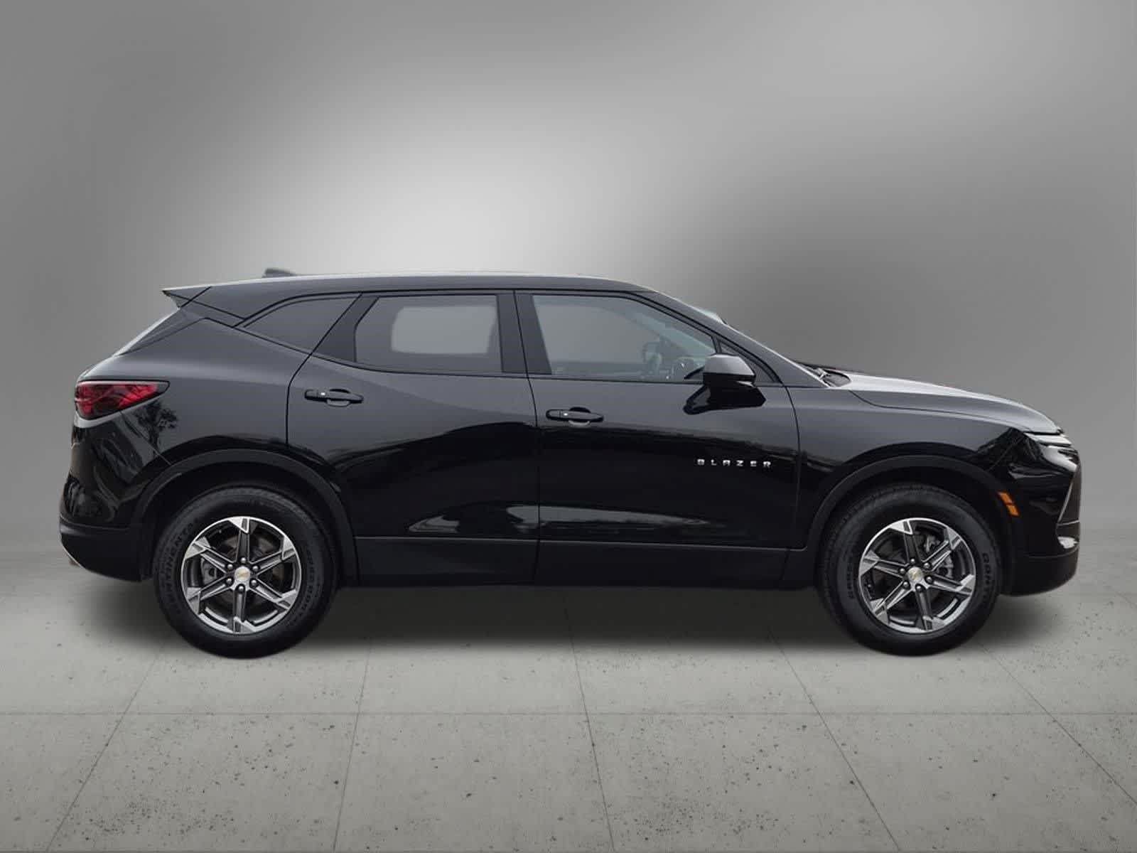 Used 2023 Chevrolet Blazer LT AWD/4WD image 7
