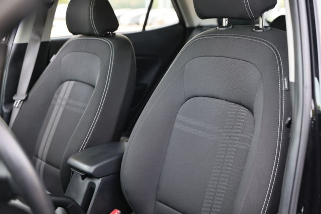 Used 2025 Hyundai Venue SEL FWD image 21