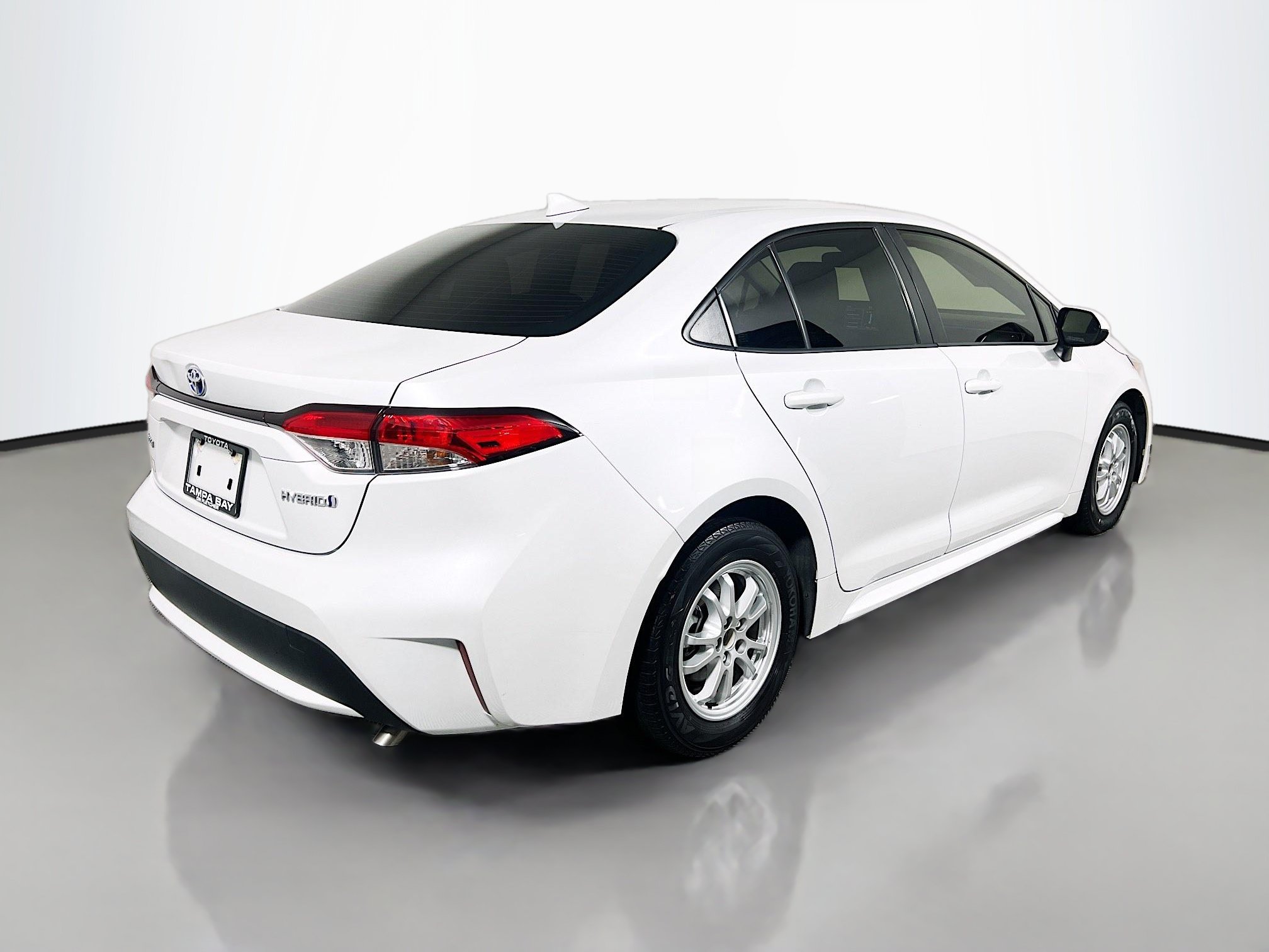 Used 2022 Toyota Corolla LE FWD image 4