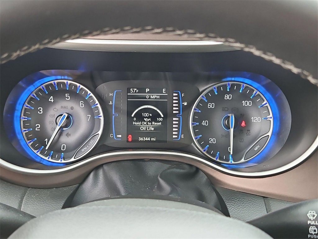 Used 2023 Chrysler Voyager LX image 15