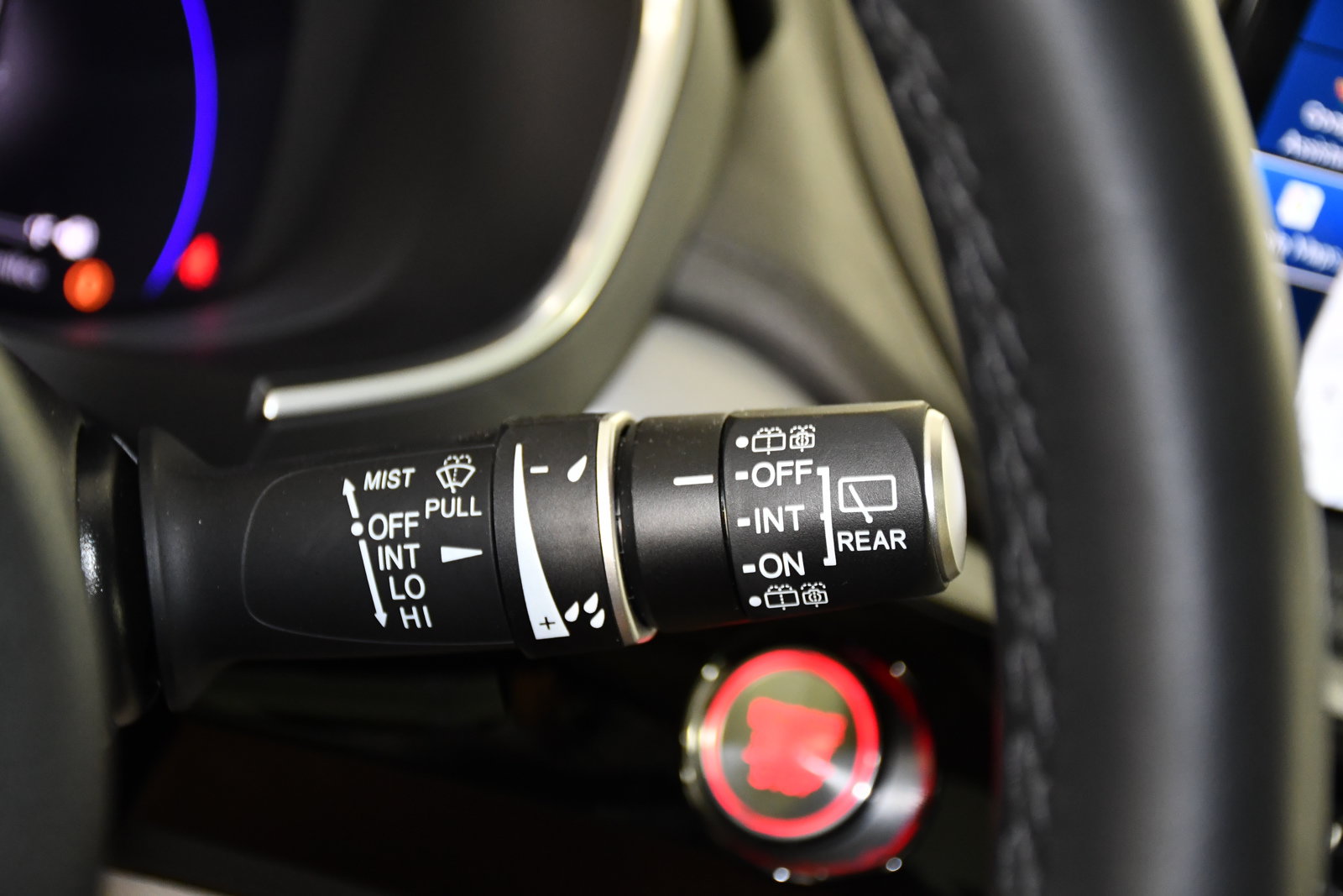 Certified 2025 Acura MDX SH-AWD image 23