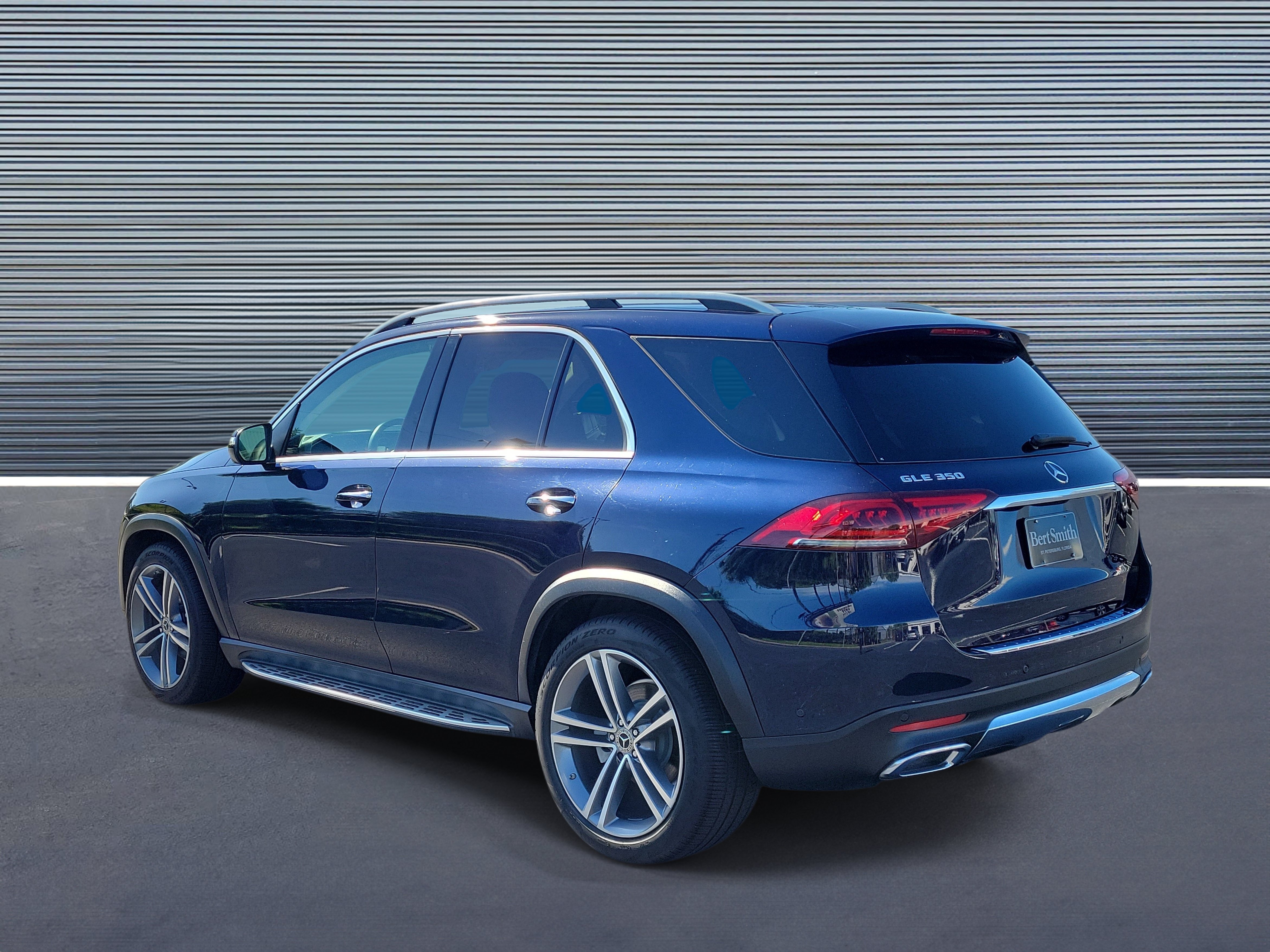 Used 2021 Mercedes-Benz GLE 350 image 4